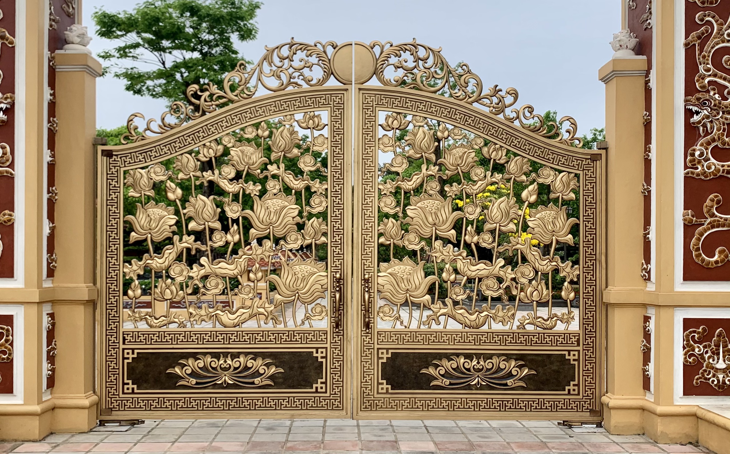Quy trình nghiệm thu chất lượng thi công cổng nhôm đúc tại công trình