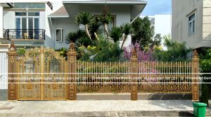 Cấu tạo và vai trò của lớp sơn giả cổ trên cổng nhôm đúc