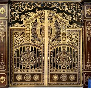Chọn cổng nhôm đúc nhà phố: Hướng dẫn chi tiết 2026