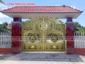 Nên làm cổng nhôm đúc hay cổng sắt mỹ thuật cho biệt thự
