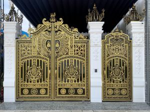 So sánh cổng nhôm đúc và cổng sắt